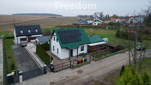 Funkcjonalny dom z nowoczesną termomodernizacją i fotowoltaiką dom Arciszewo, Bajkowa