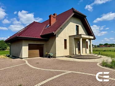 Przestronny dom 155 m² z stawem i ogrodem na dużej działce dom Moszyce, Wesółka