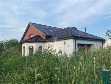Dom w stanie surowym zamkniętym na nowym osiedlu dom Niemcz