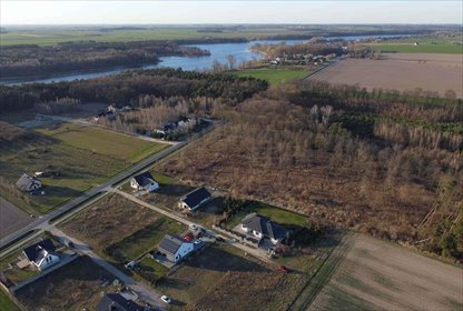 Działka 776 m² z lasem i jeziorem w Strykowie działka Strykowo, tęczowa