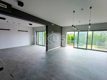 Wielofunkcyjny kompleks 5628 m² z biurami i magazynami lokal użytkowy Skarszyn
