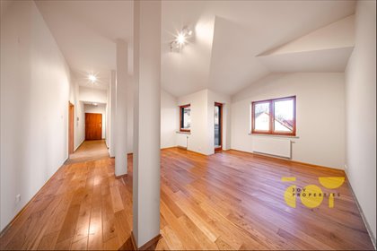 Wynajmę przestronne 5-pok. apartament z balkonem i garażem mieszkanie Węgrzce, Forteczna