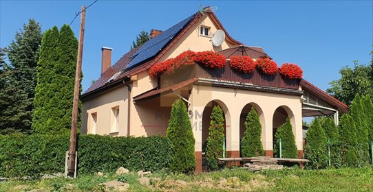 Zapraszam do obejrzenia przestronnego domu 150 m² z dużym ogrodem i garażem dom Szczawno-Zdrój