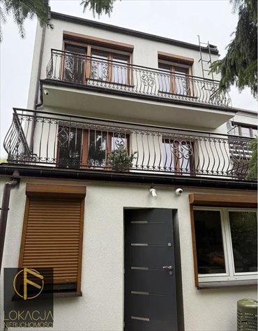 Wyremontowany dom z garażem i tarasem w Kaliszu dom Kalisz, Ogrody