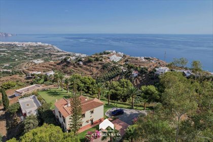 Luksusowa willa z basenem i panoramicznym widokiem dom Nerja, Nerja