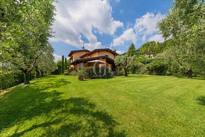 Polecam elegancką willę 160 m² z panoramicznym widokiem na jezioro dom Lonato del Garda