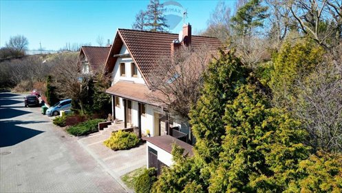 Przestronny dom z ogrodem, 4 sypialnie, garaż, Straszyn dom Straszyn, Poprzeczna