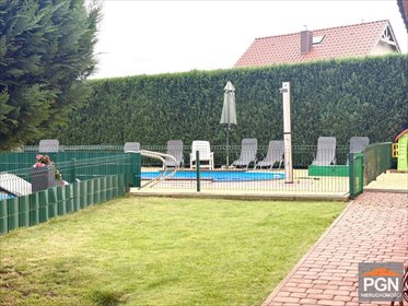 Kompleks 3 budynków (217 m²) z basenem i placem w Rewalu dom Rewal, Dworcowa