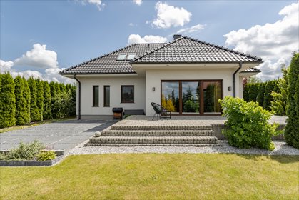 Przestronny dom z kominkiem i dużym ogrodem. dom Zielątkowo, Świerkowa 26