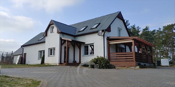 Urokliwy dom z kominkiem i tarasem, gotowy do zamieszkania dom Bogdaniec