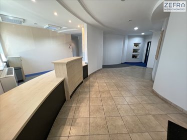 Polecam przestronny lokal 243 m² z dużym parkingiem i możliwością adaptacji lokal użytkowy Kraków, Prądnik Biały