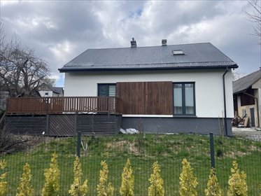 Dom 140 m2 z dużym budynkiem i tarasem w Straszydle dom Straszydle