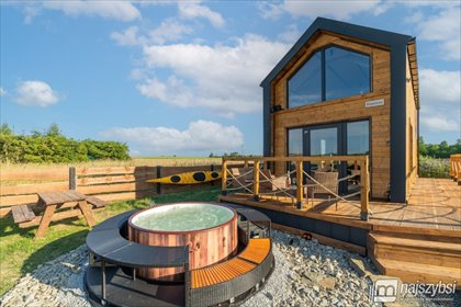 Urokliwy dom z jacuzzi i potencjałem inwestycyjnym dom Zastań