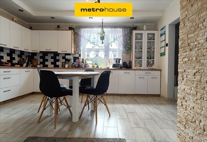 Dom wolnostojący z panelami fotowoltaicznymi i dużym potencjałem dom Krasnołąka