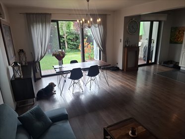 Przestronny apartament z ogrodem, 2 miejsca parkingowe mieszkanie Wiśniowa Góra, Oficerska