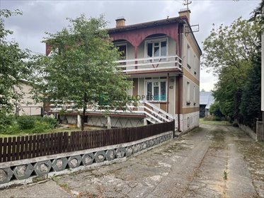 Dwupoziomowy dom z garażem i dużą działką w Knyszynie dom Knyszyn