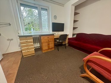Na wynajem przestronna kawalerka 21 m² z dużym oknem i widokiem na ogród mieszkanie Gdańsk, Olszynka, Miodowa
