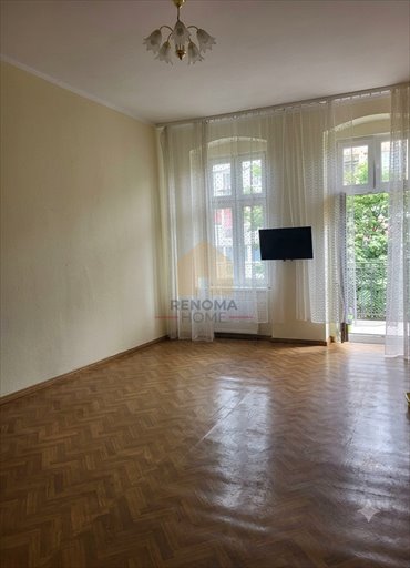 Na sprzedaż przestronne 3-pokojowe mieszkanie z zabytkowymi piecami mieszkanie Legnica