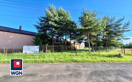 Sprzedam działkę 1400 m² w Kłomnicach z mediami i ogrodem działka Kłomnice, Kłomnice, Parkowa