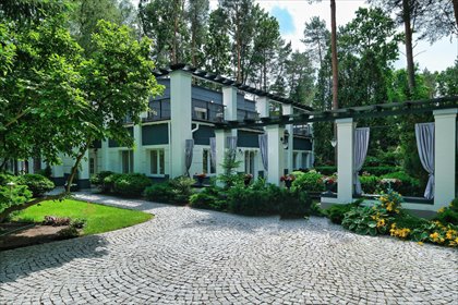 Ekskluzywna rezydencja 350 m² w Łomiankach, sosny, prywatność dom Łomianki, Modrzewiowa