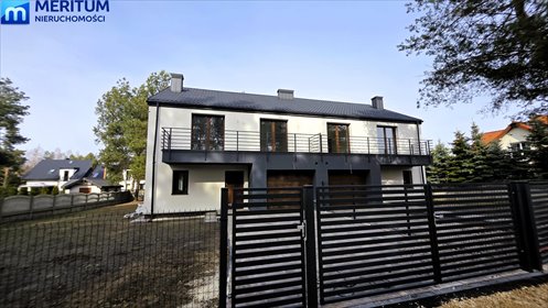 Przestronny dom bliźniak z tarasem, garażem i pompą ciepła dom Osowiec