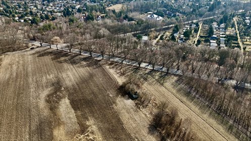 Przestronna działka z nieregularnym kształtem i pełnym dostępem do mediów działka Łagiewniki Nowe, Okólna