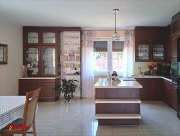 Przestronny dom z ogrodem, fotowoltaiką i pompą ciepła dom Chrośna