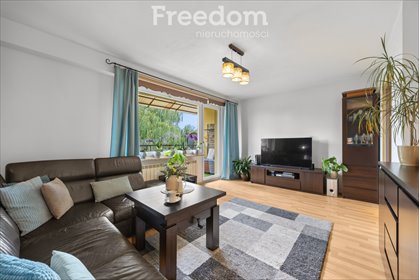 Sprzedam 3-pokojowe mieszkanie 59 m² z oddzielną kuchnią mieszkanie Góra Kalwaria, Towarowa