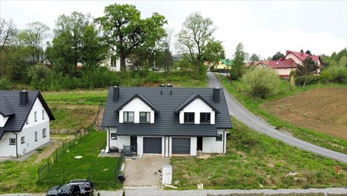 Nowoczesny bliźniak 103 m² z garażem i 4 sypialniami dom Świebodzin
