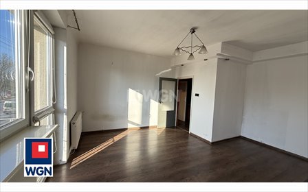 Kawalerka z balkonem i garażem, gotowa do aranżacji mieszkanie Radomsko, Brzeźnicka