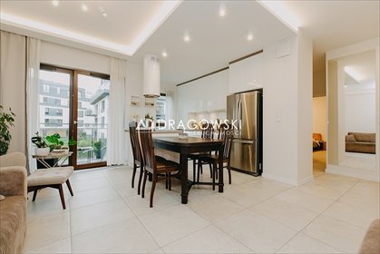 Polecam 3-pokojowe mieszkanie 69 m² z klimatyzacją i dwoma miejscami mieszkanie Warszawa, Wilanów, Sarmacka