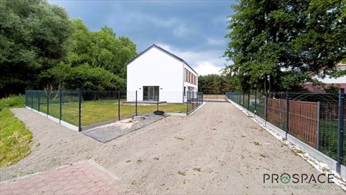 Na sprzedaż nowoczesny bliźniak z fotowoltaiką i garażem dom Książ Śląski