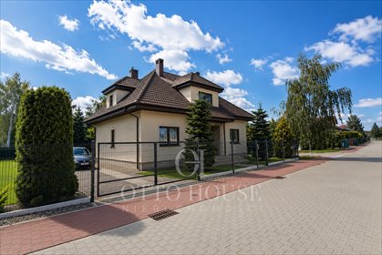 Do sprzedania przestronny dom z klimatyzacją na dużej działce 1260 m² dom Złotkowo, Słonecznikowa