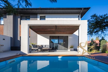 Nowoczesny bliźniak z basenem i garażem 140 m² dom Nowodworce, Brzozowa