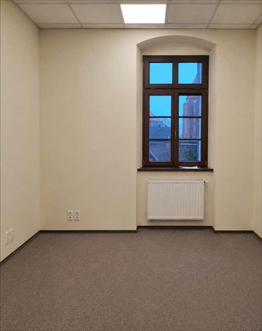 Funkcjonalny lokal biurowy 20 m² przy Rynku w Dzierżoniowie zapraszam lokal użytkowy Dzierżoniów, Rynek 55