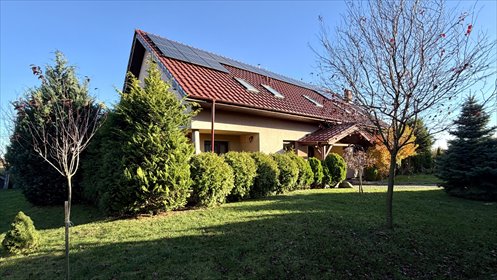 Przestronny dom dwurodzinny z ogrodem i tarasami. dom Dobrzykowice, Agatowa