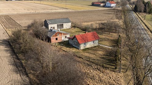 Urokliwe siedlisko z dużą działką i potencjałem dom Szynkielów