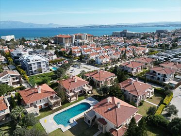 Dom bliźniaczy z prywatnym ogrodem i basenem w Çeşme dom Altınyunus, Altınyunus, Çeşme, Izmir