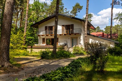 Sprzedam przestronny dom 267 m² w Magdalence z lasu i garażem dom Magdalenka