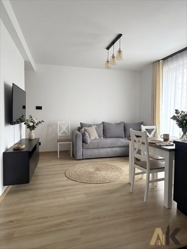 Polecam przestronny 55 m² apartament z balkonem i miejscem parkingowym mieszkanie Nowy Sącz, Węgierska