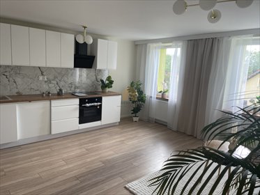 Na sprzedaż jasne 38 m² po remoncie w Jeleniej Górze mieszkanie Jelenia Góra