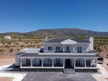 Na sprzedaż luksusowa willa 245 m² z prywatnym basenem w Pinoso dom Alicante, Costa Blanca