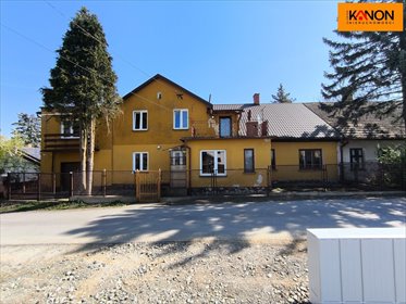 Przestronny dom do remontu z garażem i 5 pokojami dom Świętoszówka