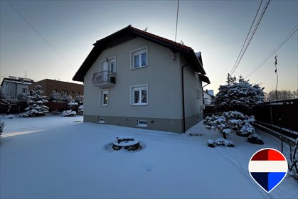 Dom 5 pokoi z ogrodem zimowym i garażem w Jasienicy dom Jasienica