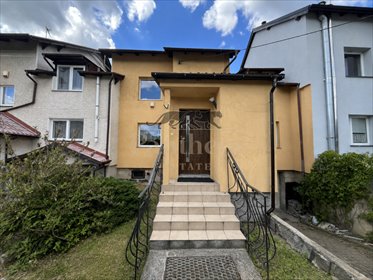 Zapraszam do domu 237 m² z garażem na 2 auta i 2 mieszkaniami dom Straszyn, Ogrodowa
