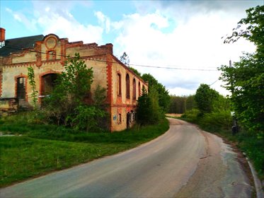 Działka 647 m² z budynkiem do remontu w malowniczym Moczydle działka Moczydło