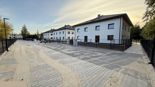 Do sprzedania nowoczesny segment 142 m² z ogrodem i 2 miejscami parkingowymi dom Kręczki, Sochaczewska