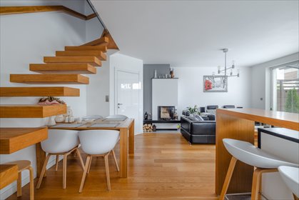 Przestronne 75 m² z ogrodem i poddaszem w Kosakowie. mieszkanie Kosakowo