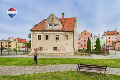 Dom z potencjałem inwestycyjnym i dużą przestrzenią dom Złotoryja, Zaułek