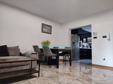 Urokliwy dom 200 m2 z kominkiem i biblioteką dom Podkampinos